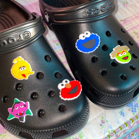 ๐5 Piece Sesame Street Crocs Charms